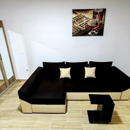 Militari Luxury Flat Leilighet Roşu Eksteriør bilde