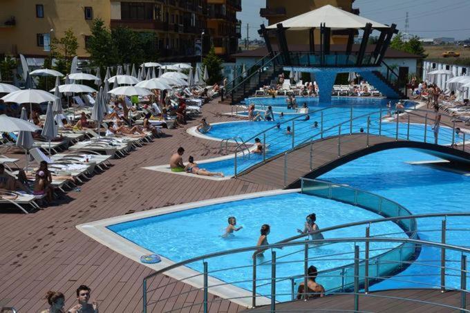 Militari Luxury Flat Leilighet Roşu Eksteriør bilde